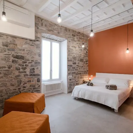 Food's Square - By House Of Travelers - Pensión Como