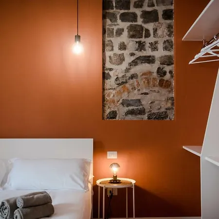 Pensión Food's Square - By House Of Travelers - *