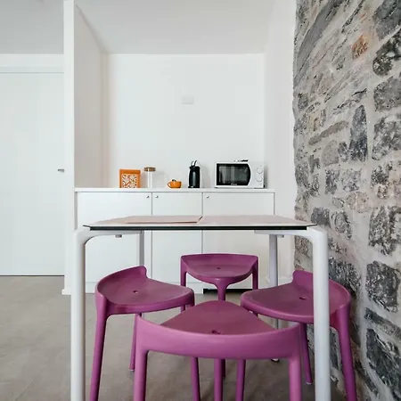 Food's Square - By House Of Travelers - Como